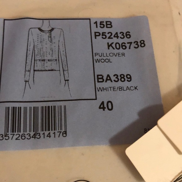 Chanel Buttons - Picture 4 of 5